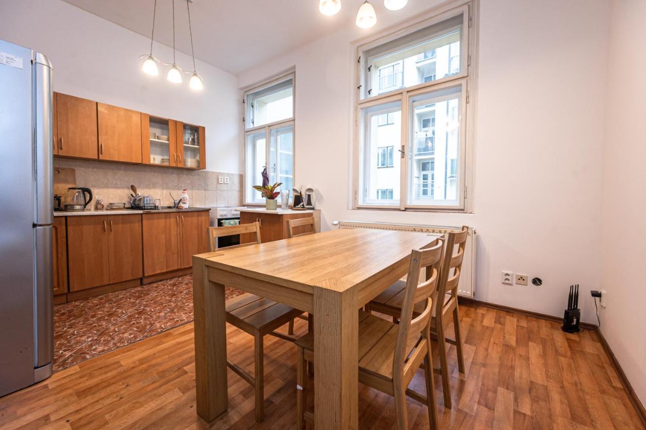 Apartment Lublanska 48 Прага Екстериор снимка