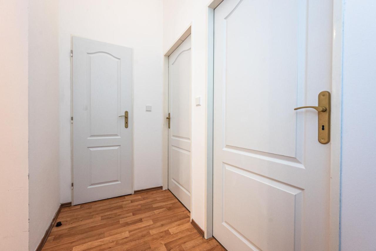 Apartment Lublanska 48 Прага Екстериор снимка