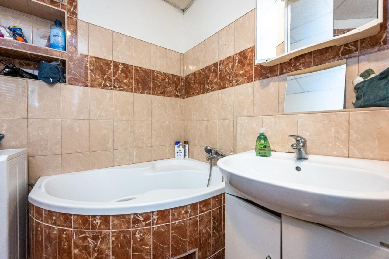 Apartment Lublanska 48 Прага Екстериор снимка